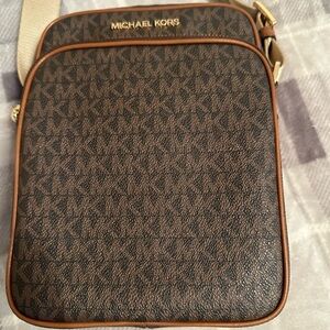 Micheal Kros crossbody